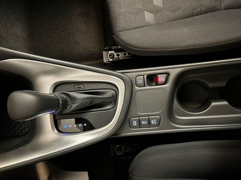 Mazda   Full Hybrid Electric 1.5 VVT Centre-Line