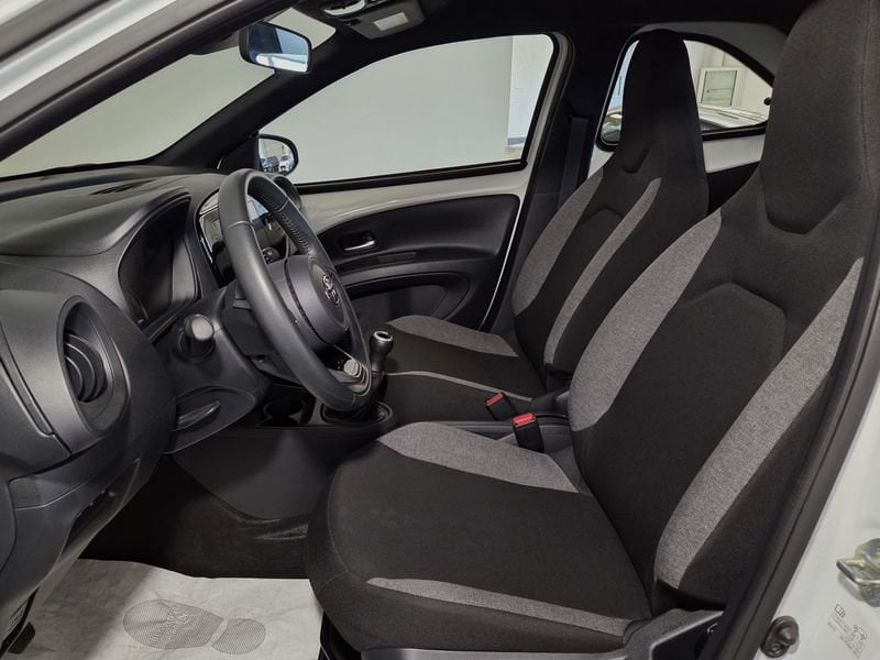 Toyota Aygo X  1.0B (72 CV) Active