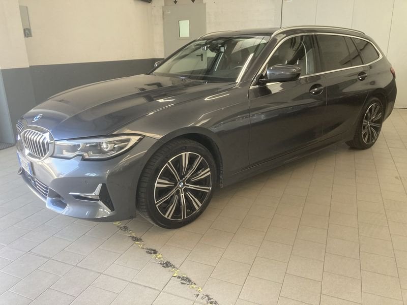 BMW   320d 48V Luxury Xdrive Touring Auto AT8 Mild Hybrid